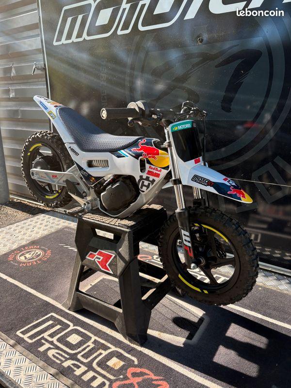 HUSQVARNA EE-2 2024